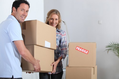 Packing and loading assistance for a Croydon home relocation